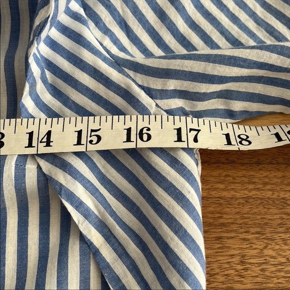 NWOT H&M Top. Striped white and Blue - Picture 5 of 8